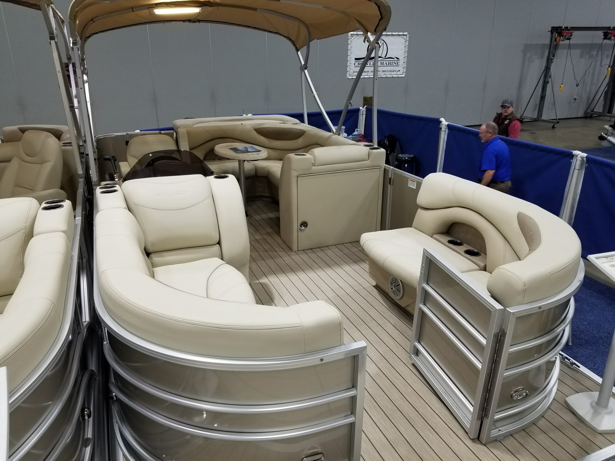 Best Pontoon Boat for the Money 2022 Pontoon Boats
