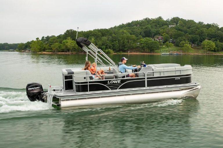 Best Pontoon Boat for the Money 2022 Pontoon Boats